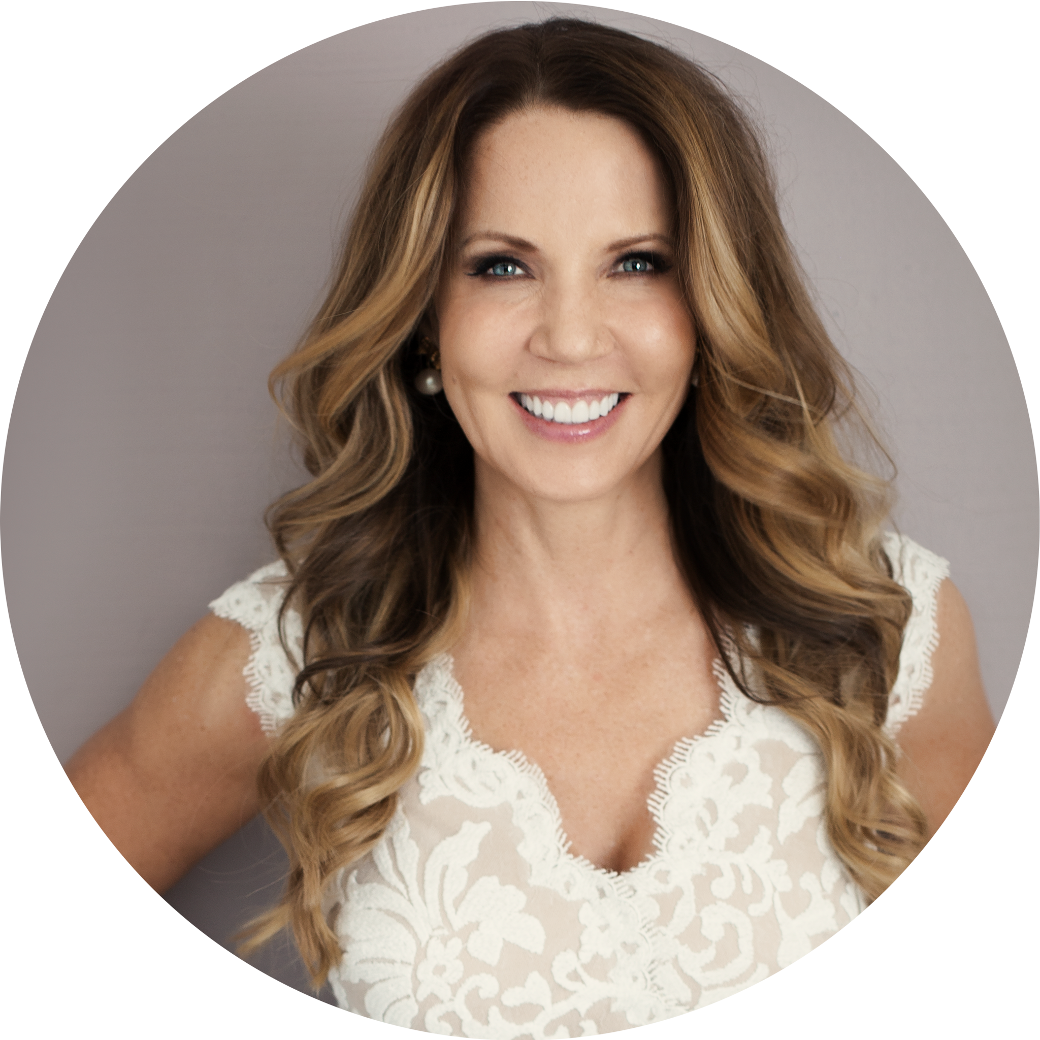 Valynn, 45 - Mother of Three